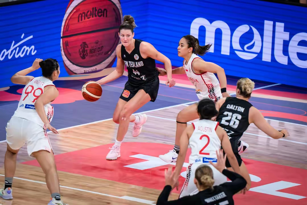 包含赛前纽约尼克斯回应争议——CBA季后赛节点到来，压力陡增，更衣室氛围转暖的词条