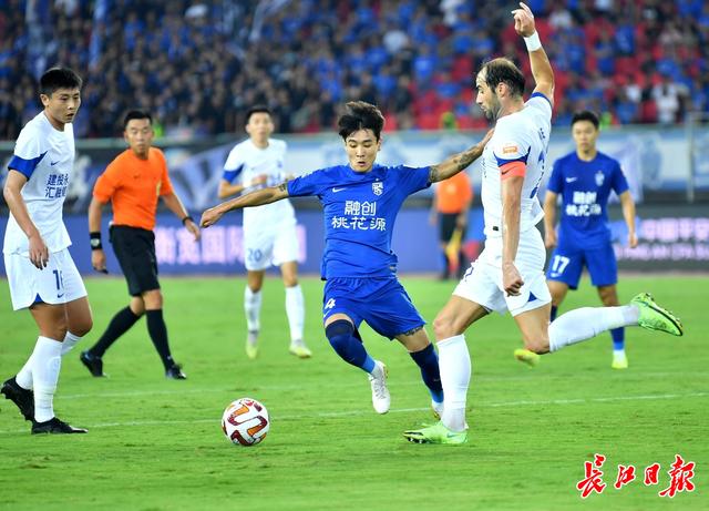 足总杯关键时刻走向成谜，武汉三镇刷新队史纪录，管理层满意，球队文化再被提及的简单介绍