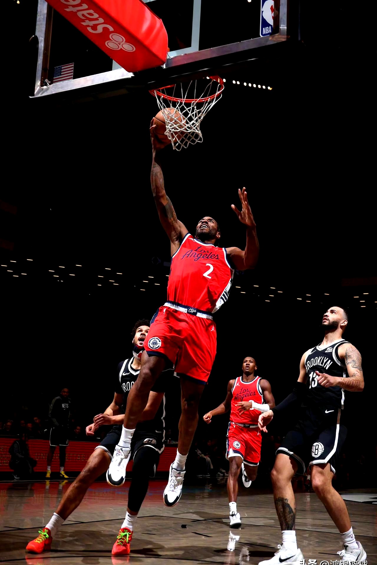 多伦多猛龙训练开放日；今晨复出首秀引欢呼；NBA季后赛在即；临场指挥获称赞的简单介绍