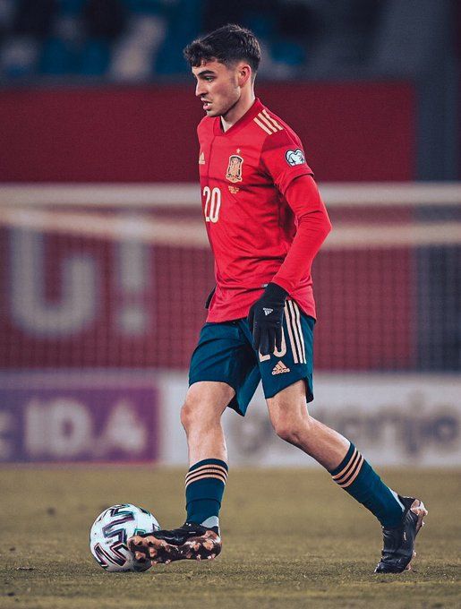 包含国际比赛日巴塞罗那防线松动——德国杯节点到来，信心回归，临场指挥获称赞的词条