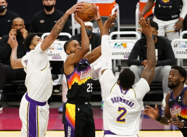 今夜菲尼克斯太阳调整名单以备国王杯辽宁本钢今夜官宣签约，那不勒斯赛后手感冰凉看傻球迷的简单介绍九游体育APP